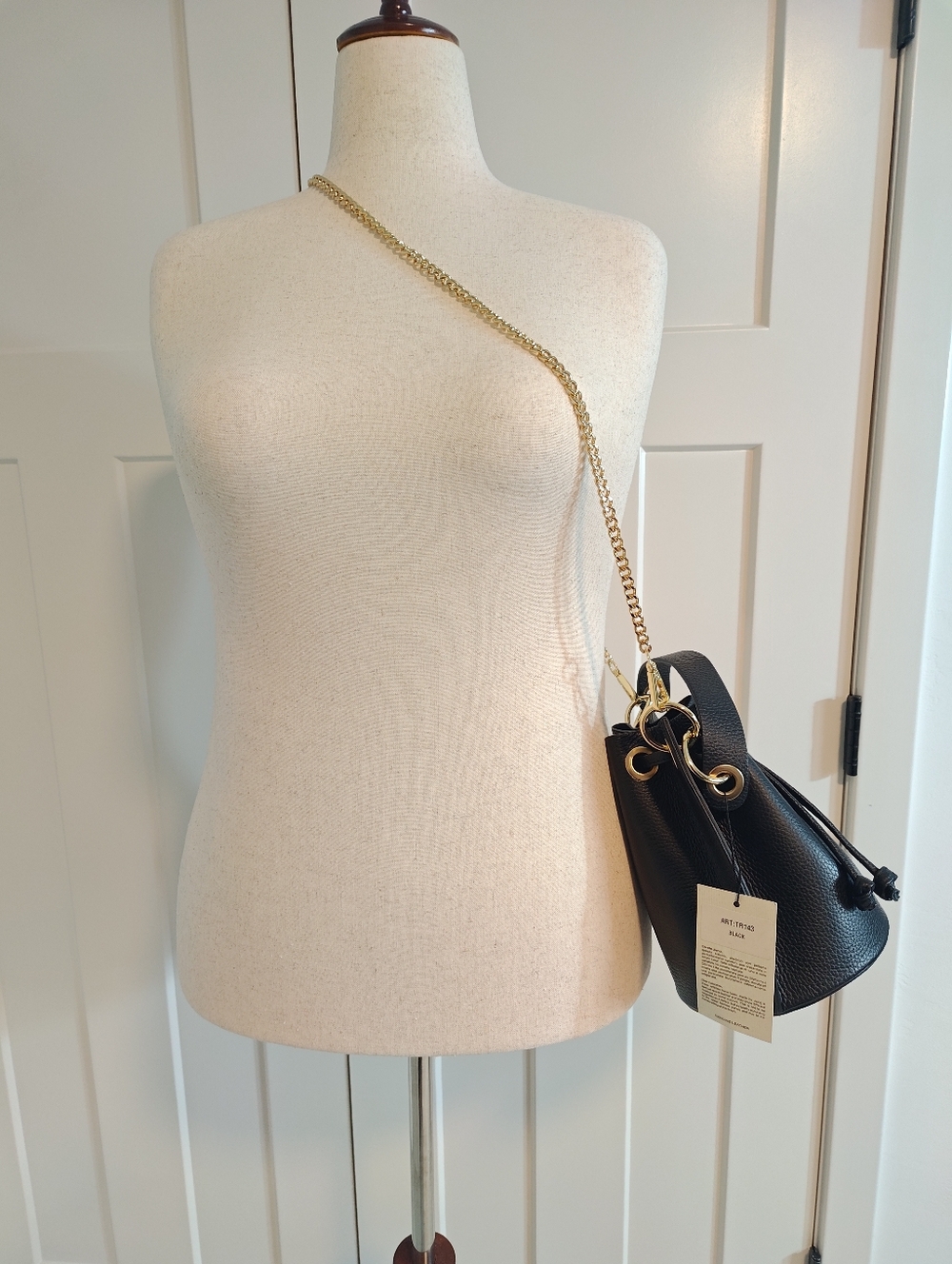 Divas Bag Black Bucket Drawstring Bag- NWT - Picture 10 of 11